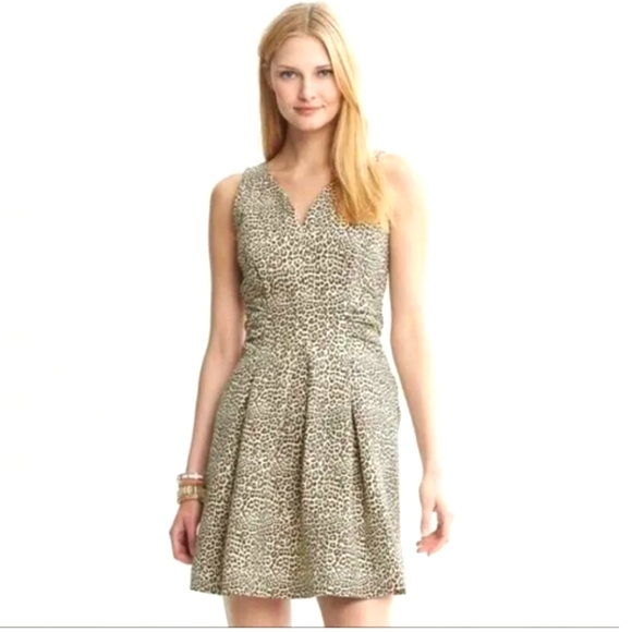 Banana Republic issa collection animal prints fit and flare size 12 - Picture 1 of 13